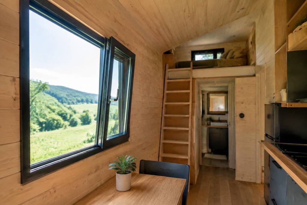 Ouvrants à l’italienne : avantages et conseils pour bien les choisir dans une tiny house