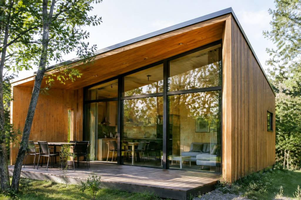 Murs rideaux bois : avantages, prix et conseils pour choisir les bonnes solutions en habitat léger